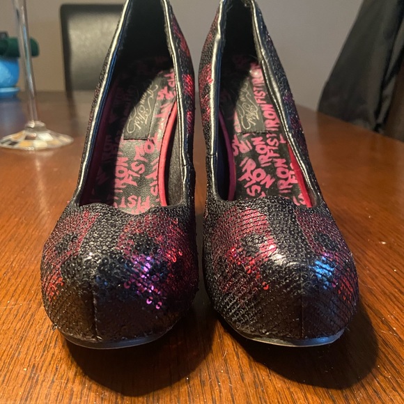 Iron fist skull heels - Picture 2 of 3